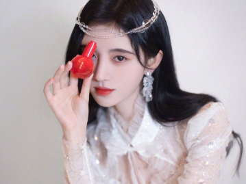 鞠婧祎的舞台征途与光影蜕变